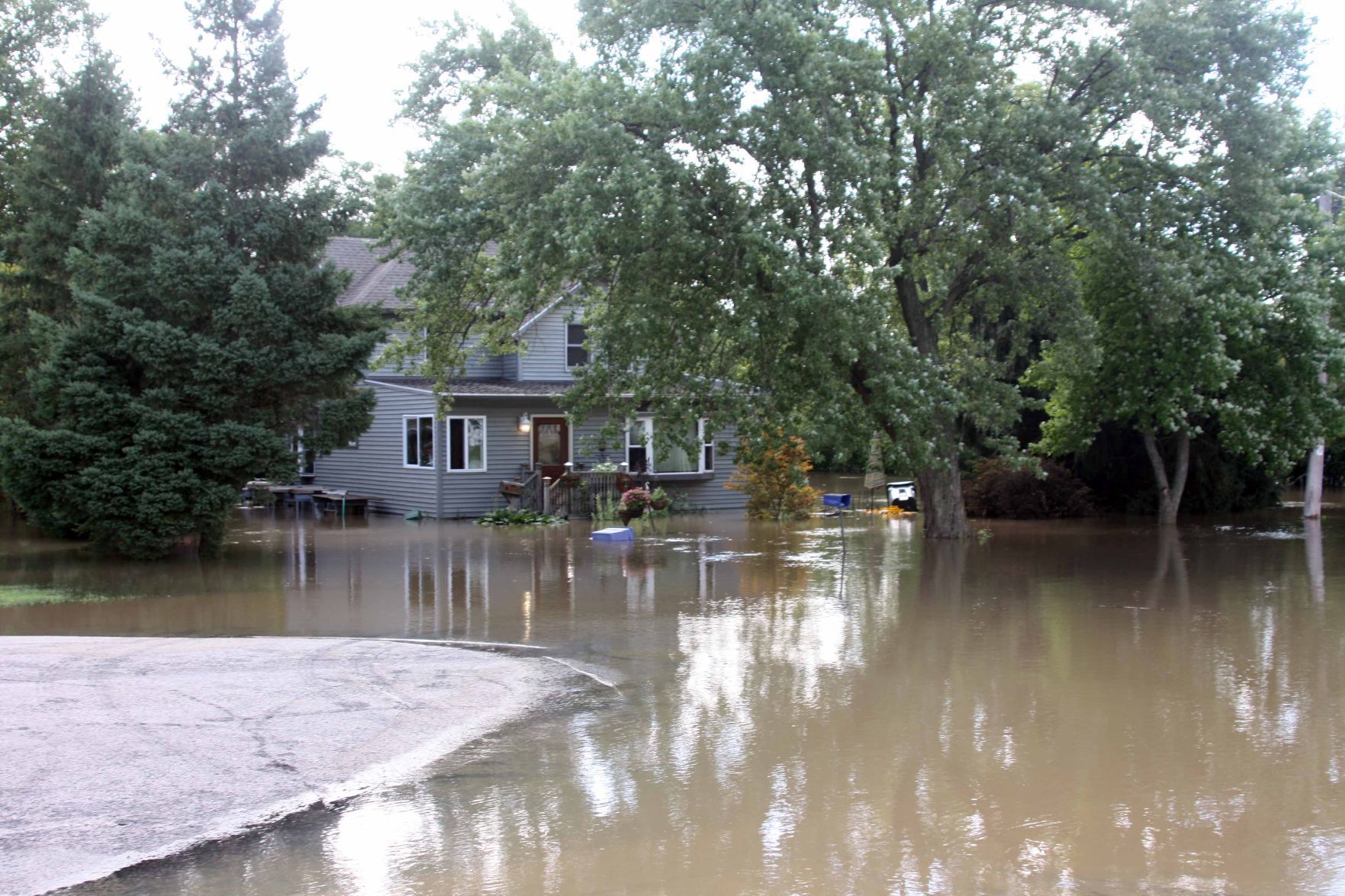 090618-reed-gallery-flood042